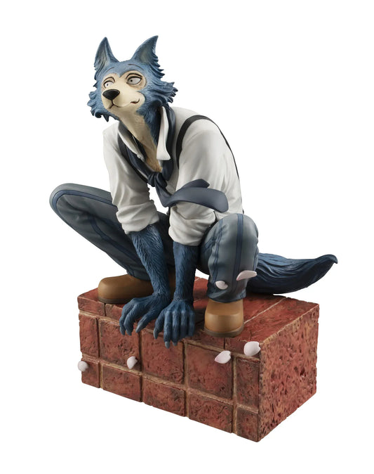 Legoshi Beastars figure rerun seated on brick base with detailed fur and casual outfit