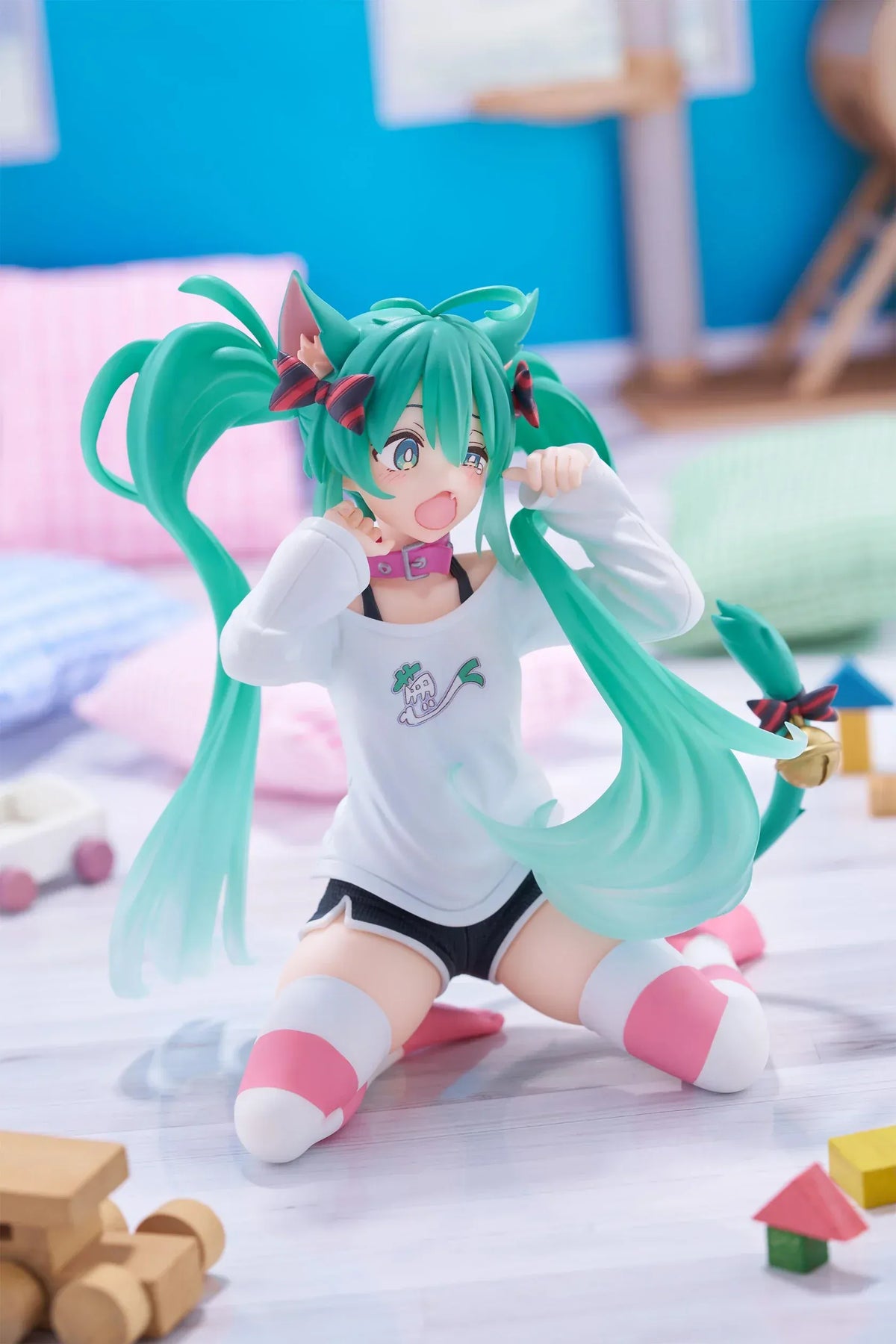 Hatsune Miku Desktop Cute Cat Ear T-Shirt version reissue figure sitting pose