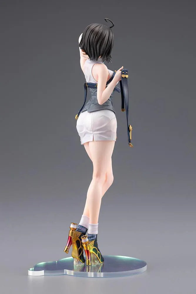 Atelier Yumia The Alchemist of Memories & the Envisioned Land Yumia Liessfeldt Sun Shower Ver. 1/7 Scale Figure featuring a short black-haired anime woman with blue eyes wearing a white outfit, black corset, and black ankle boots while holding a dark strap on a circular display base.