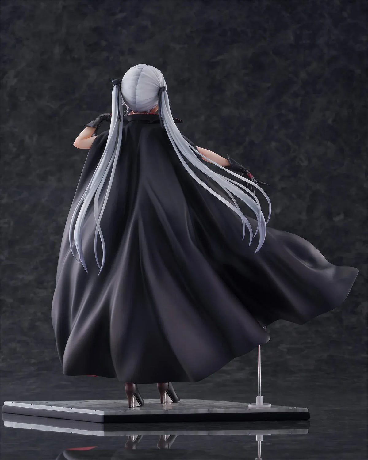 Kirie Kagarino 1/6 scale figure from Bishoujo Mangekyou featuring flowing red cape, black outfit, and silver hair on display base
