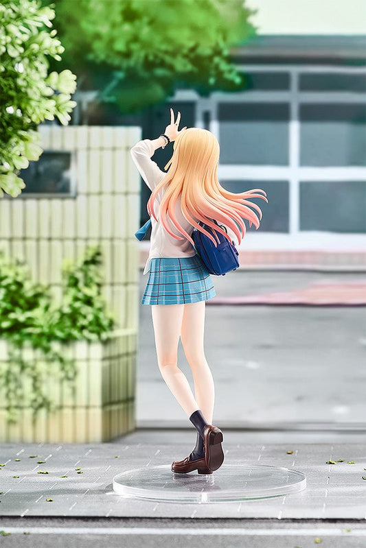 My Dress-Up Darling Pop Up Parade Marin Kitagawa figure, depicted in a school outfit with a vibrant smile and peace sign, blonde hair with pink streaks flowing, carrying a blue bag, set for display