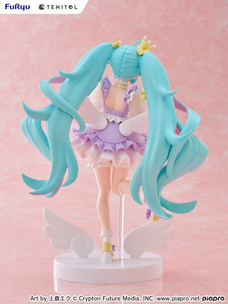 Tenitol Hatsune Miku (Yumekawa Princess Lavender Ver.) figure featuring pastel lavender outfit, unicorn plushie, and twin-tailed hair.