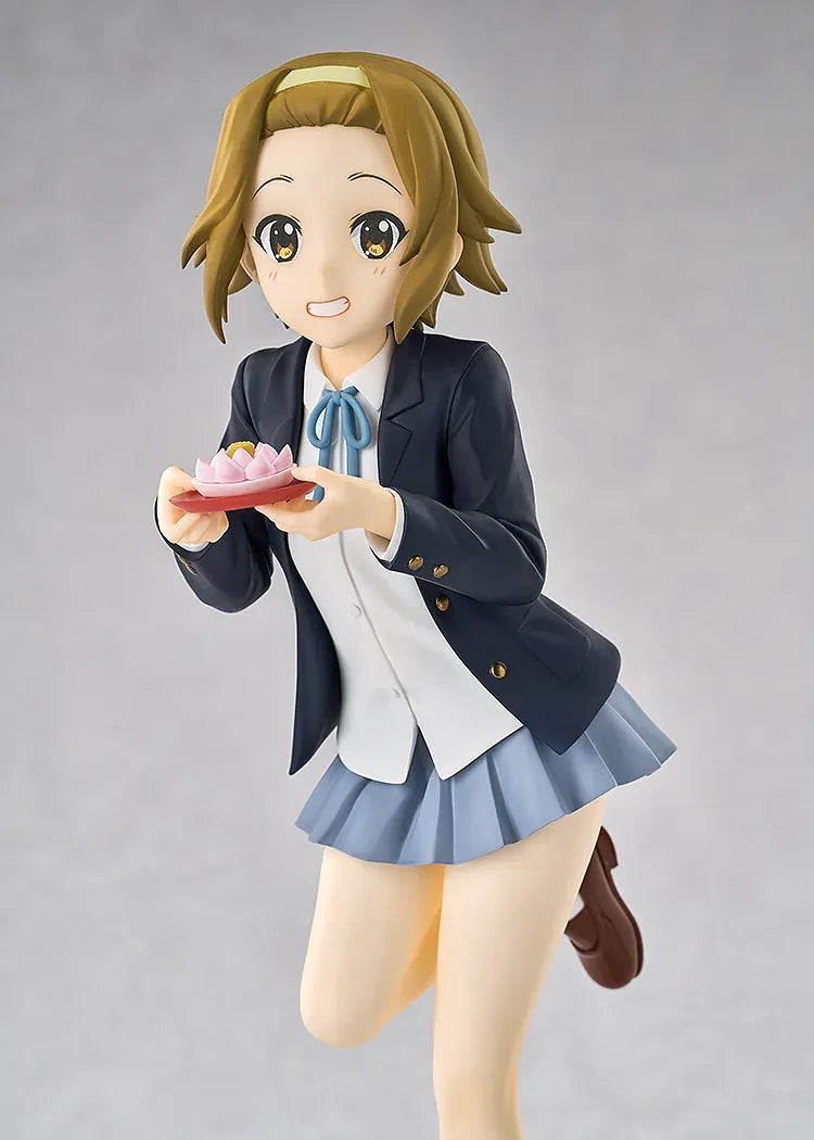 K-ON! POP UP PARADE L Ritsu Tainaka figure wearing her school uniform and carrying a plate with a slice of cake.