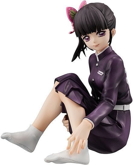 Demon Slayer G.E.M. Series Kanao Tsuyuri palm-sized figure sitting in hand, with exclusive bonus gift illustration card