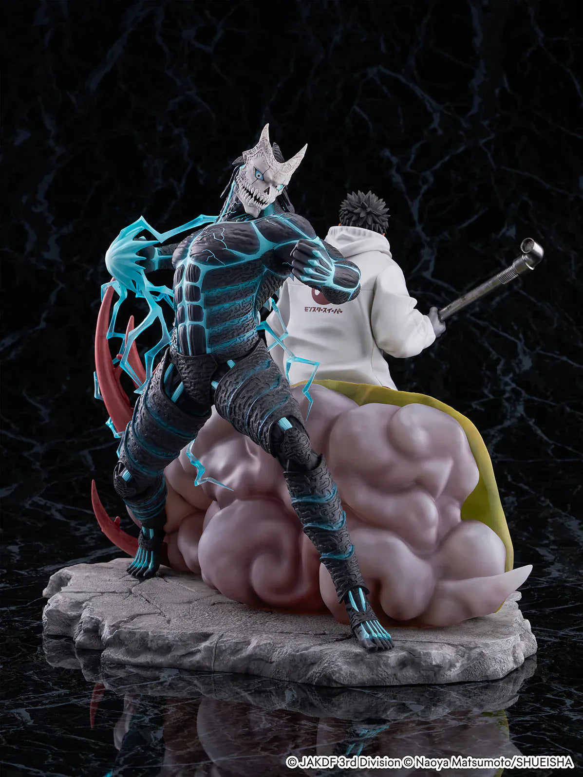 Kaiju No. 8 Kafka Hibino and Kaiju No. 8 1/7 scale figure diorama with Kafka wielding a pipe in front of the transformed kaiju and organic nest base