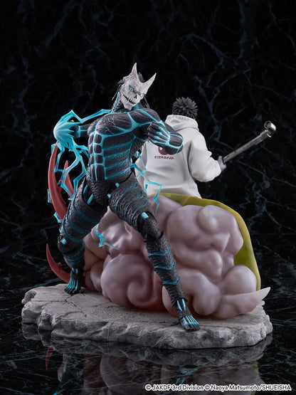 Kaiju No. 8 Kafka Hibino and Kaiju No. 8 1/7 scale figure diorama with Kafka wielding a pipe in front of the transformed kaiju and organic nest base