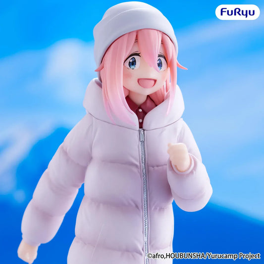 Laid-Back Camp Trio-Try-iT Nadeshiko Kagamihara figure by FuRyu in winter outfit walking pose