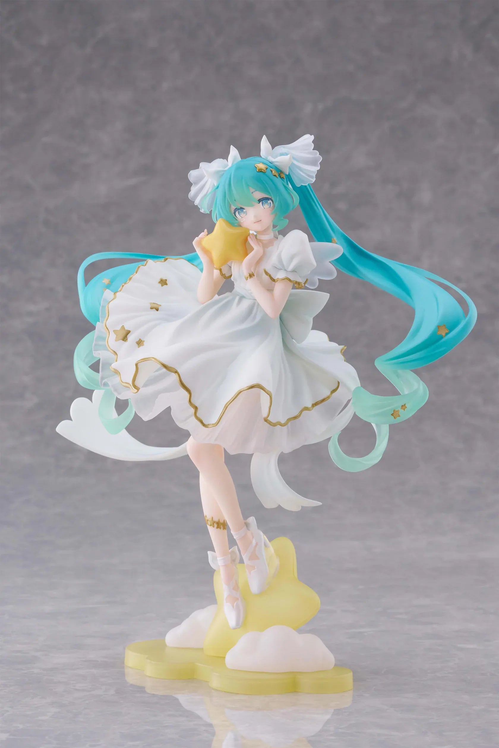 Vocaloid AMP+ Hatsune Miku Birthday 2026 Star Dreamy Ver figure featuring Hatsune Miku in a white dress standing on a star and cloud base