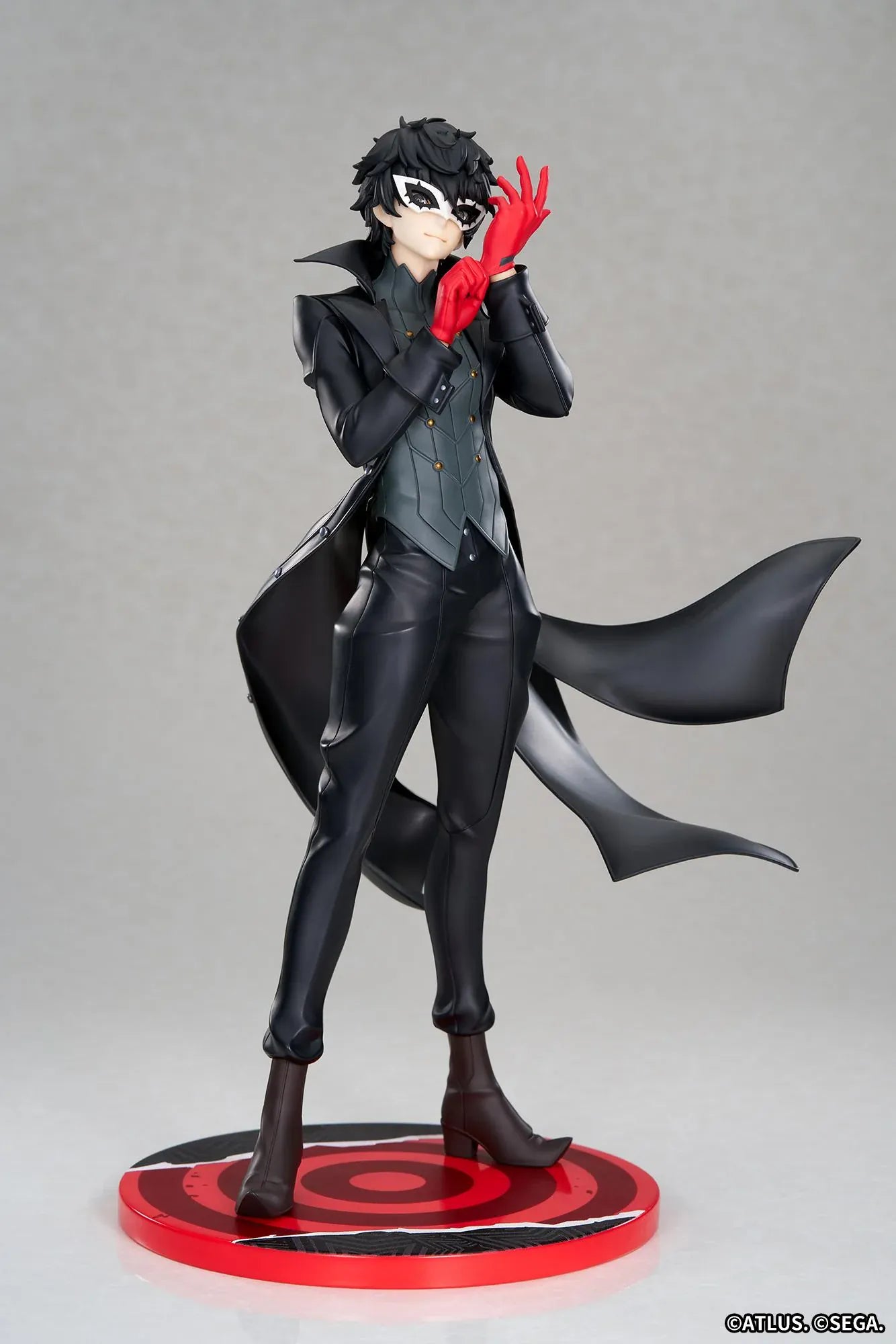 Joker Persona 5 Royal Limepie 1/8 scale figure in black outfit adjusting red glove on red base