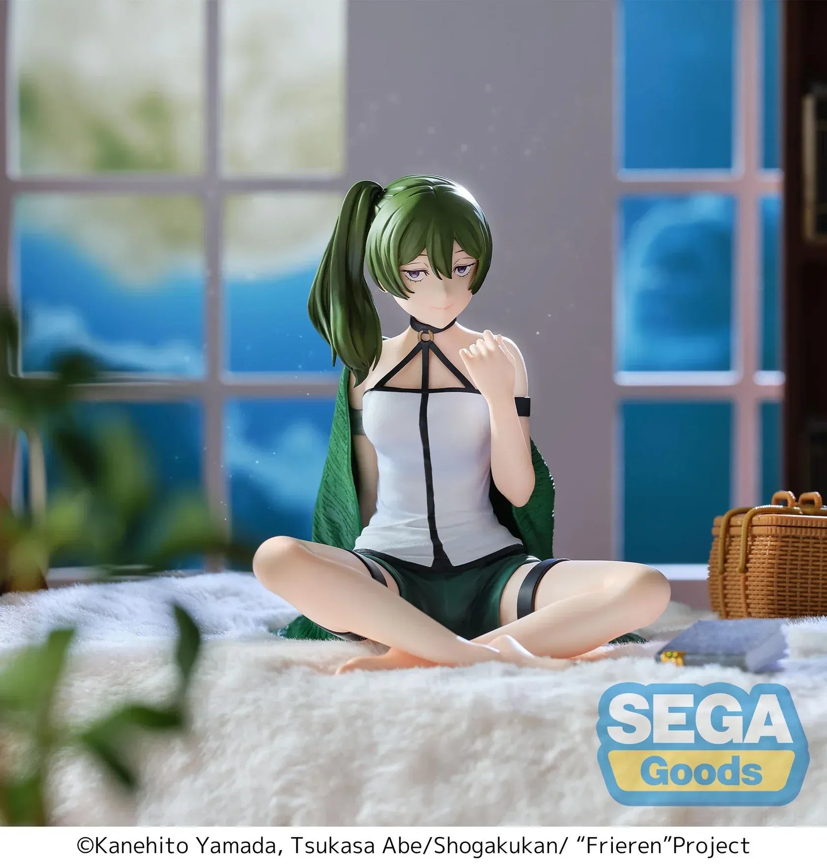 Frieren Beyond Journey’s End Yumemirize Übel loungewear figure seated in relaxed pose