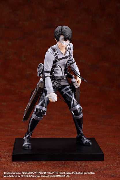 Levi Ackerman The Final Season Ver. Oshi Works figure with facial and hand bandages, a gray shirt, black harness and equipment, on a black base.
