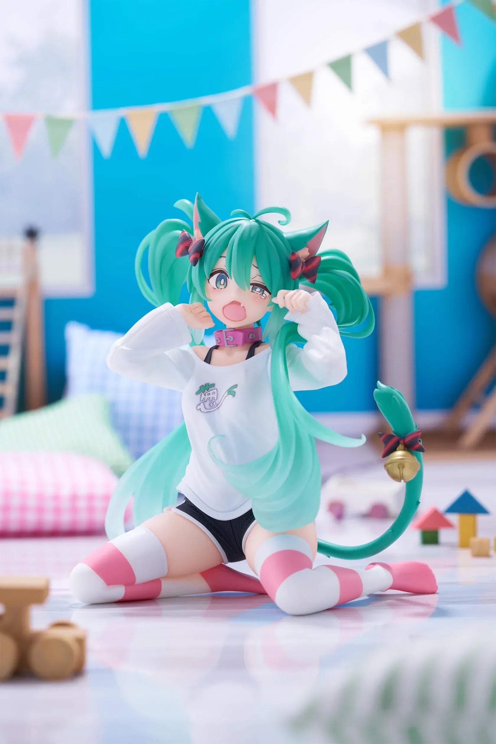 Hatsune Miku Desktop Cute Cat Ear T-Shirt version reissue figure sitting pose