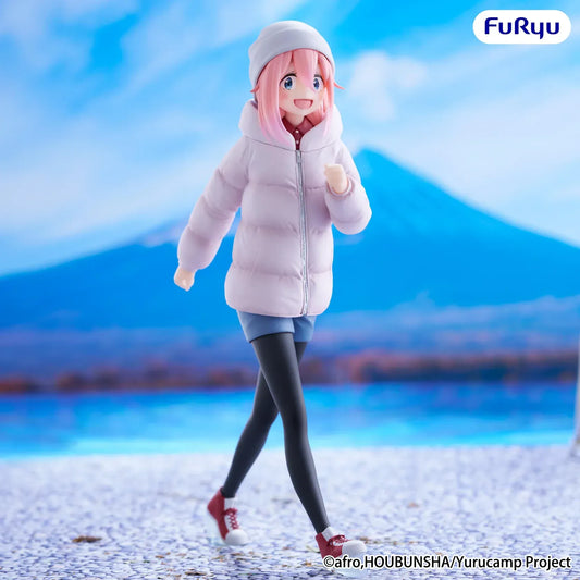 Laid-Back Camp Trio-Try-iT Nadeshiko Kagamihara figure by FuRyu in winter outfit walking pose
