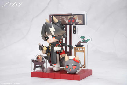 Arknights Cuties Series Chongyue chibi figure with themed dining accessories and decorative display base
