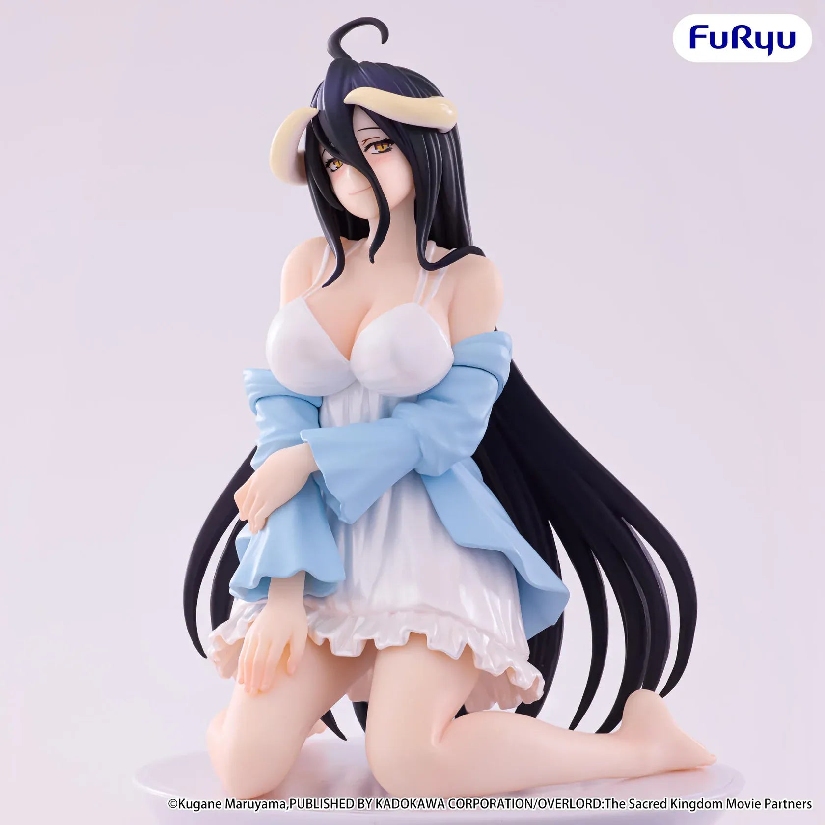 Overlord Albedo Loungewear Pearl White Ver Noodle Stopper Figure wearing white loungewear and a light blue robe