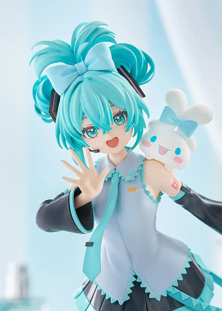 Hatsune Miku x Cinnamoroll POP UP PARADE L Size figure featuring pastel outfit and Cinnamoroll shoulder accessory