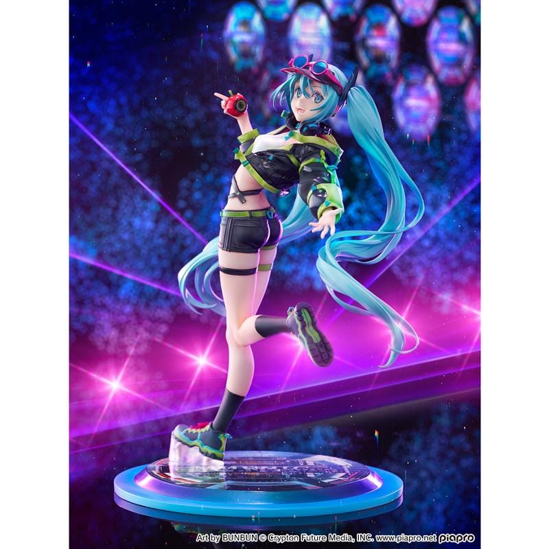 Vocaloid Hatsune Miku Digital Stars 2024 Ver. 1/7 Scale Figure in green and black streetwear with twin-tails and headphones