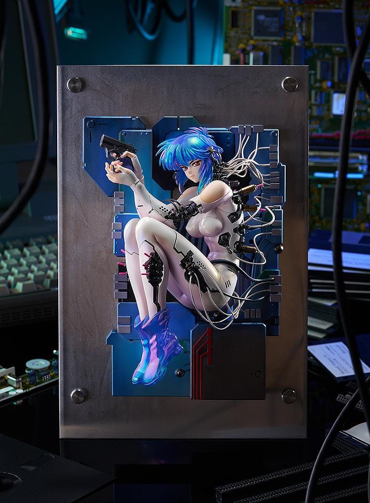 Ghost in the Shell Motoko Kusanagi Manga Edition 1/7 Scale Figure featuring the Major in cybernetic form with mechanical background display
