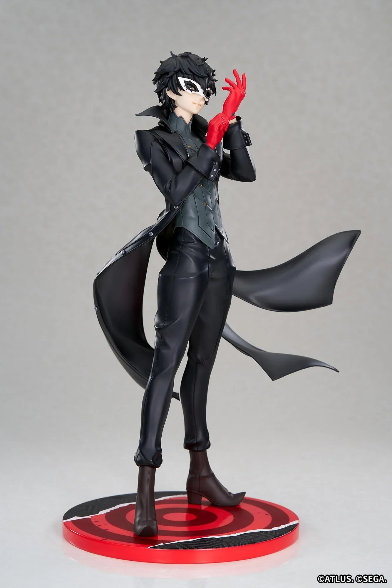 Joker Persona 5 Royal Limepie 1/8 scale figure in black outfit adjusting red glove on red base