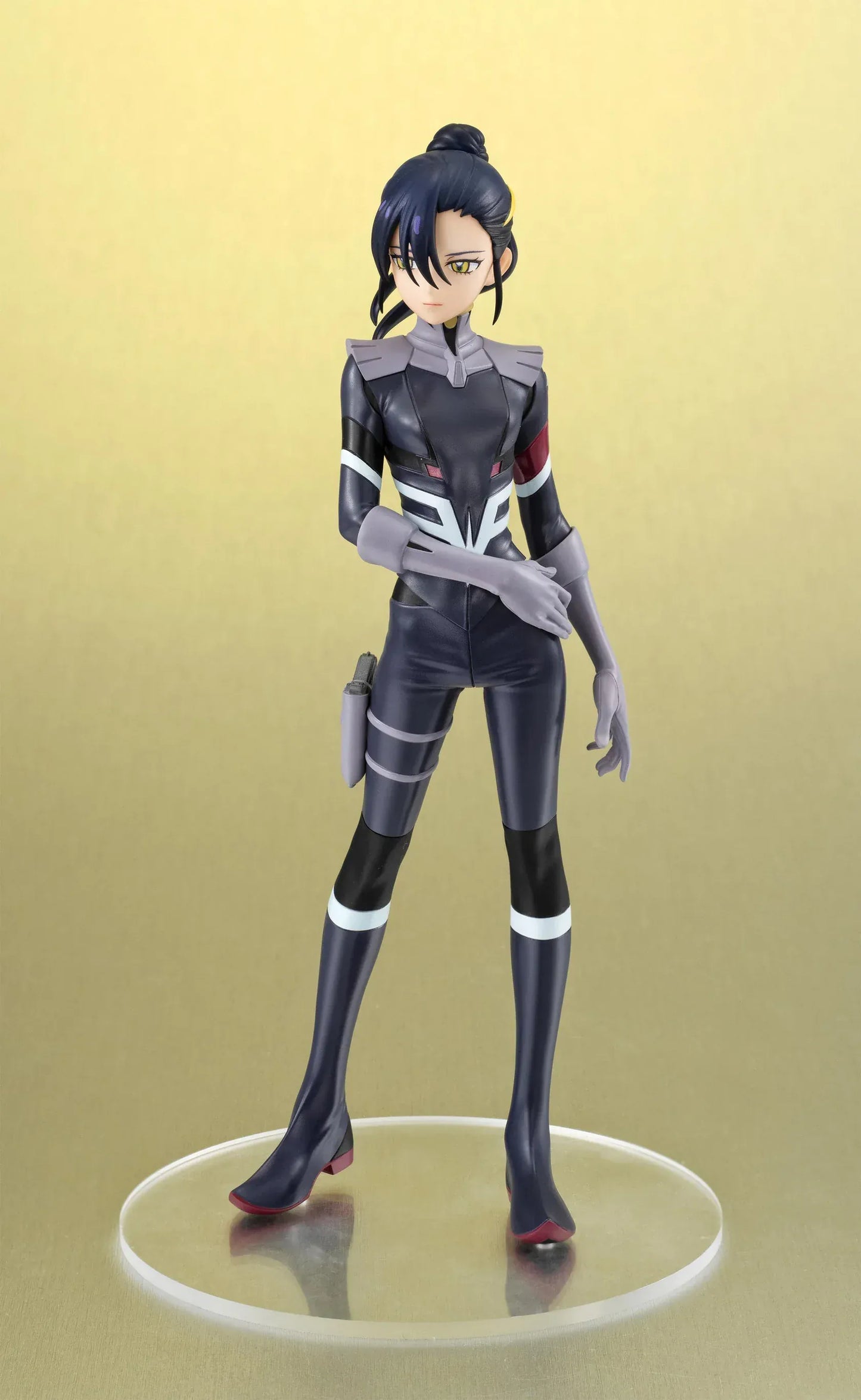 “Mobile Suit Gundam GQuuuuuuX Lucrea Light Nyaan Pilot Suit Ver. figure standing pose with black and silver suit on display base”