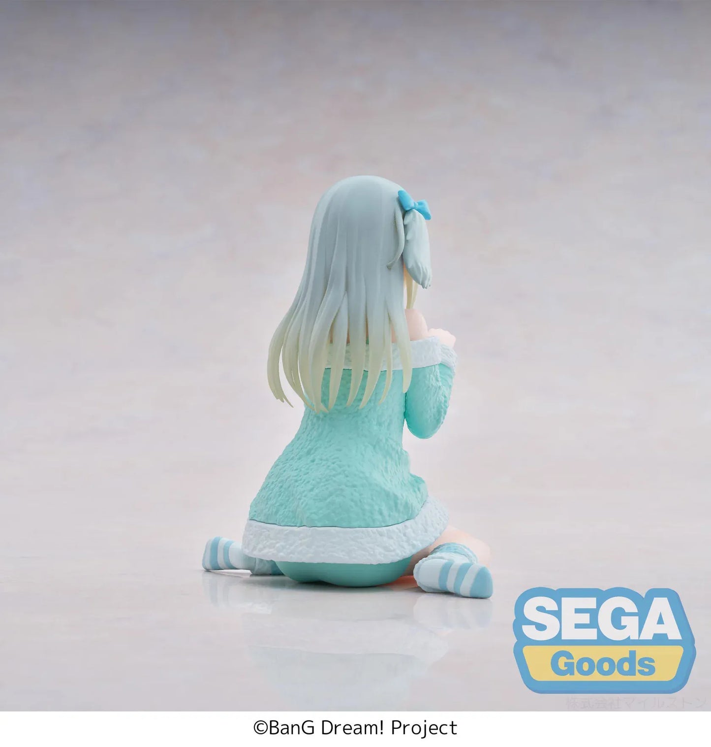BanG Dream Yumemirize Mutsumi Wakaba Pajama Party Figure wearing mint green pajamas with striped socks