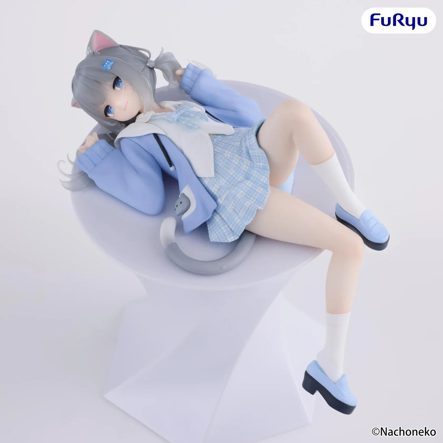 Nachoneko Noodle Stopper Figure by FuRyu featuring Nachoneko lying down in a blue outfit with cat ears and a cushion base.