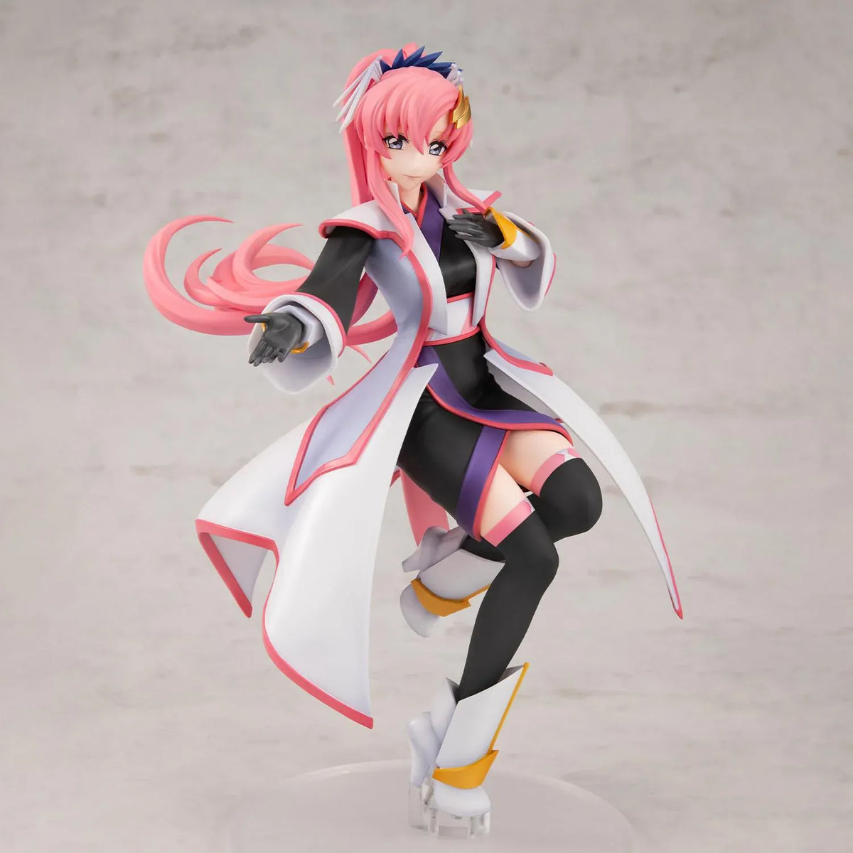 Gundam Girls Generation Lacus Clyne Battle Surcoat Ver. figure with flowing pink hair, a white surcoat with pink trim, and one gloved hand extended.