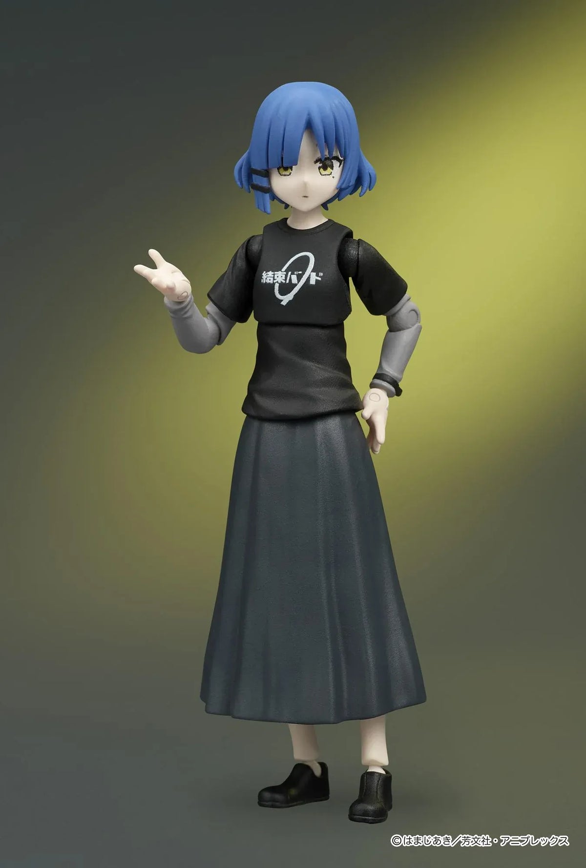 Bocchi the Rock! DIGACTION Ryo Yamada figure playing a cream-colored bass, with blue hair, closed eyes, a black band T-shirt, and long dark skirt.