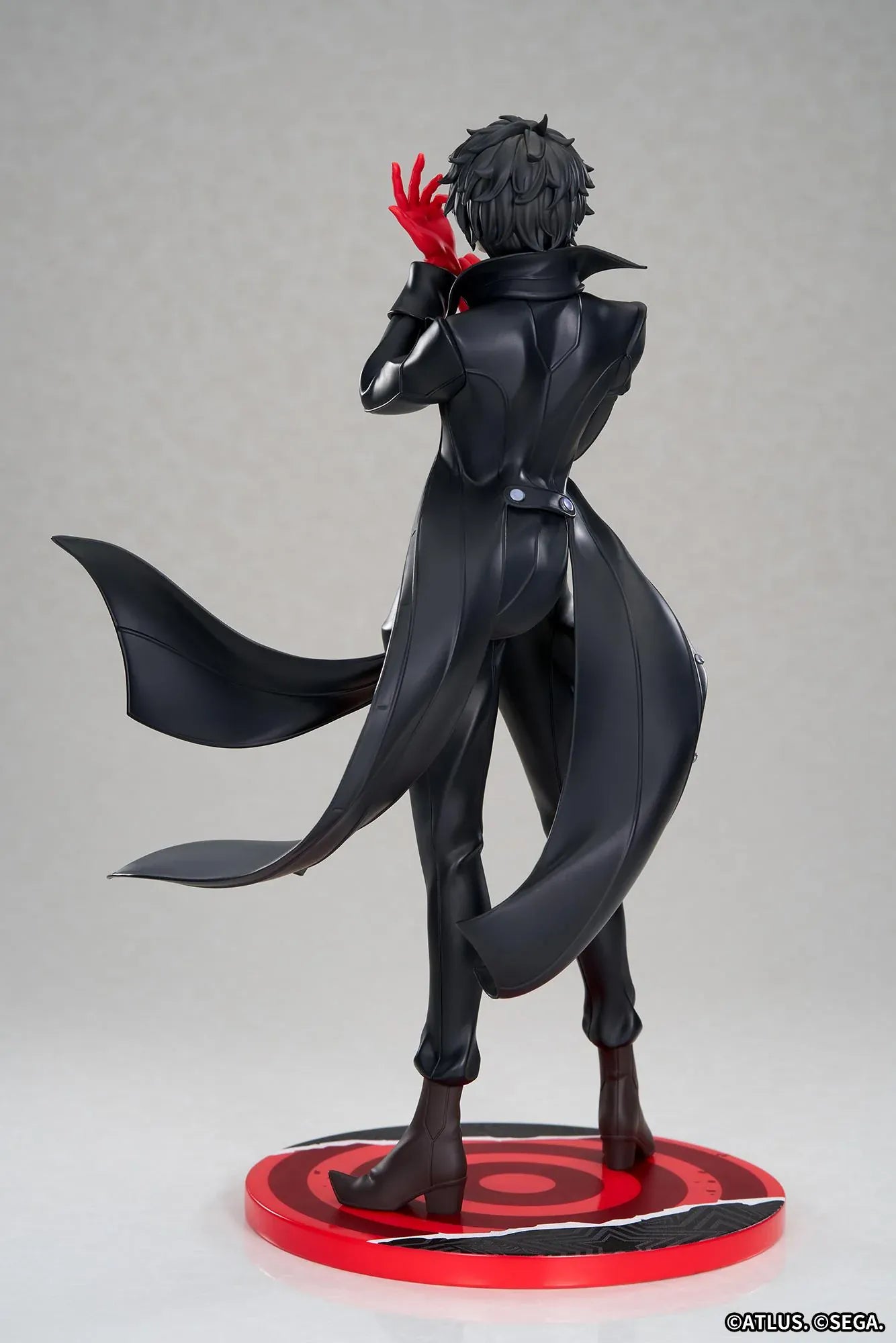 Joker Persona 5 Royal Limepie 1/8 scale figure in black outfit adjusting red glove on red base