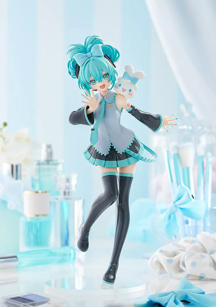 Hatsune Miku x Cinnamoroll POP UP PARADE L Size figure featuring pastel outfit and Cinnamoroll shoulder accessory