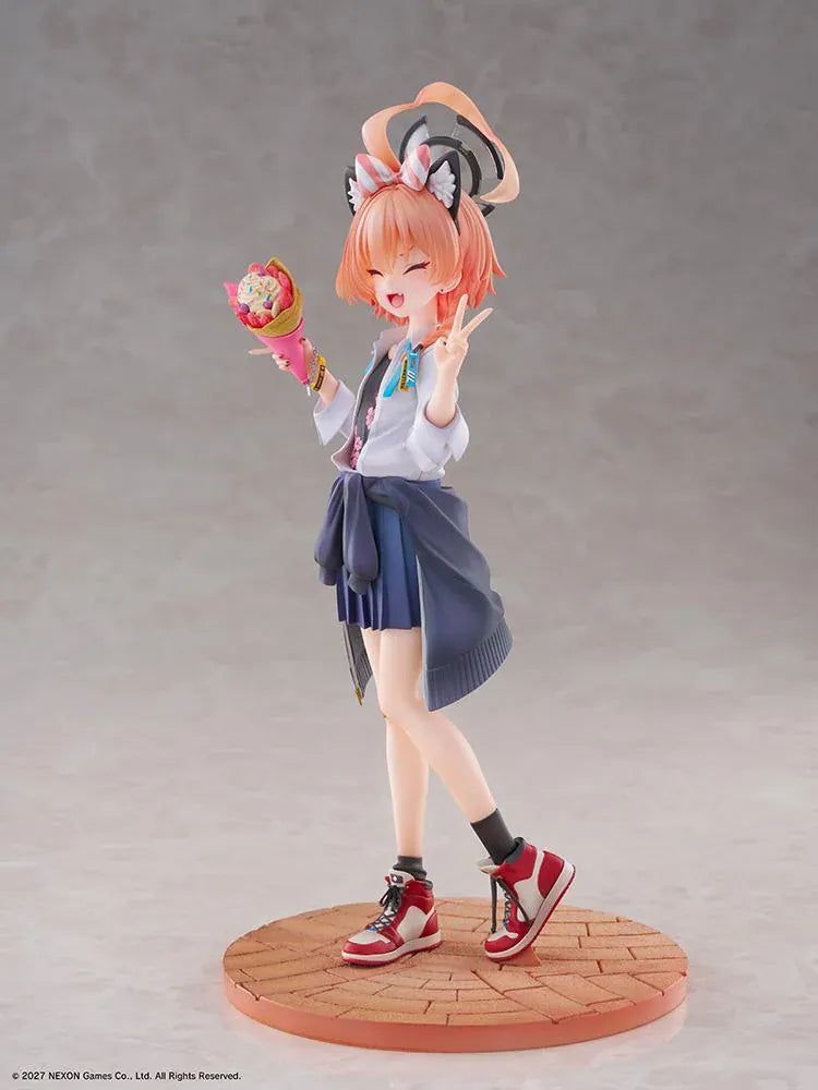 Blue Archive Neru School Memorial Lobby Ver 1/7 Scale Figure holding a colorful crepe and making a peace sign