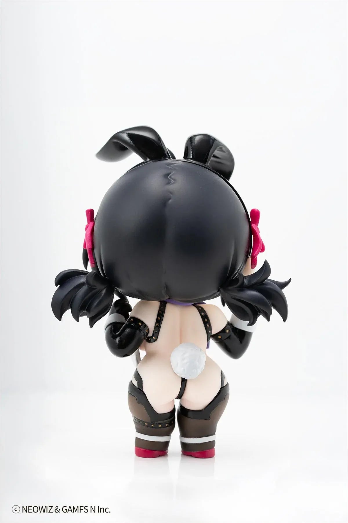 Brown Dust 2 Celebrity Bunny Loen-chan x illustration by JAZZ JACK Non Scale Figure featuring Loen-chan in a glossy black bunny-inspired outfit with purple scarf, twin-tail hair, and bunny ear accents.