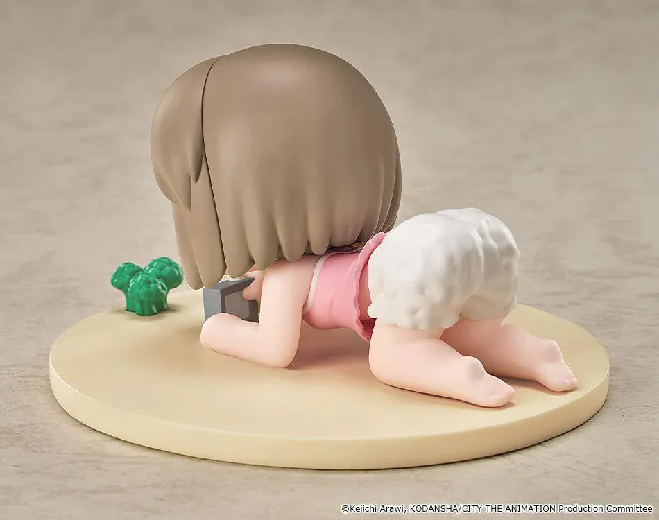 CITY THE ANIMATION Mini Memory Niikura Figure with camera accessory, broccoli detail, chibi pose, and display base