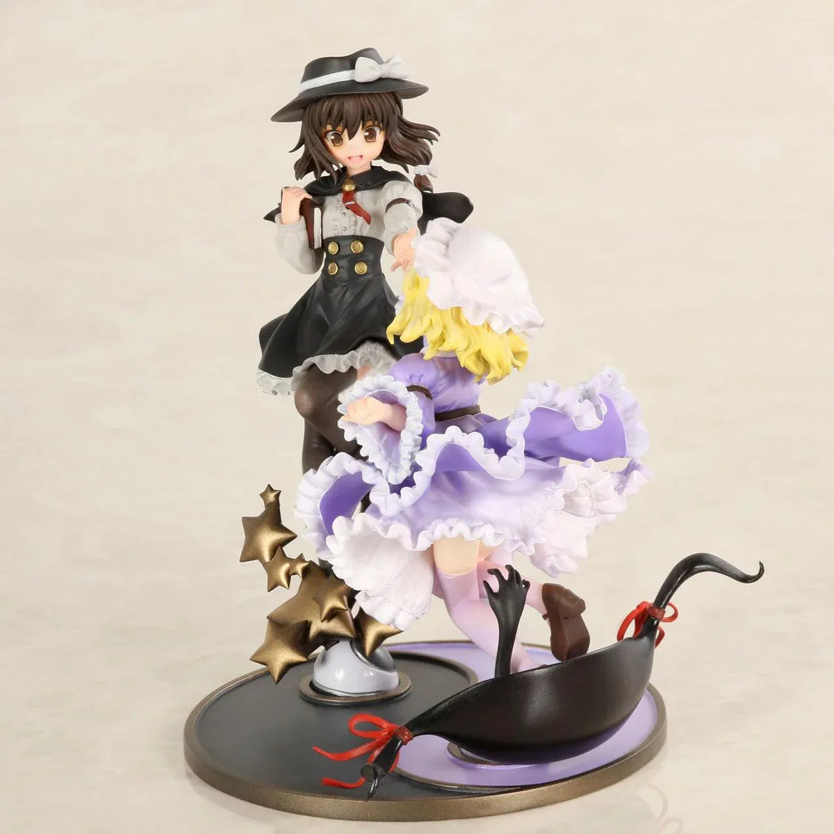 Touhou Project Hifuu Club Renko Usami and Maribel Hearn figure with flowing outfits, gold-colored stars, and red ribbon details on a shared base.