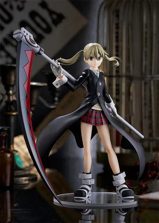 Soul Eater Pop Up Parade Maka Albarn re-run figure holding large red-and-black scythe with flowing black coat and plaid skirt