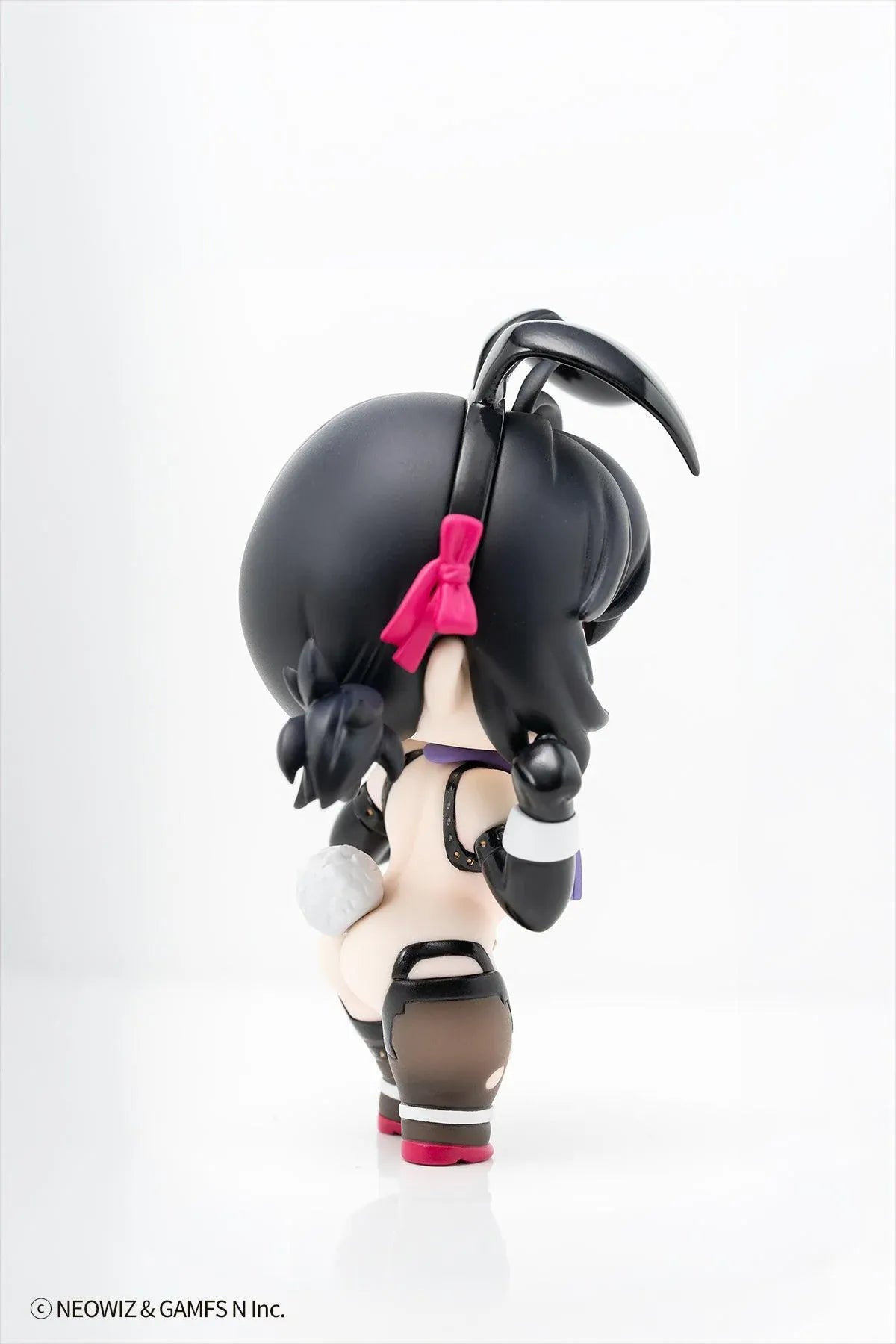 Brown Dust 2 Celebrity Bunny Loen-chan x illustration by JAZZ JACK Non Scale Figure featuring Loen-chan in a glossy black bunny-inspired outfit with purple scarf, twin-tail hair, and bunny ear accents.