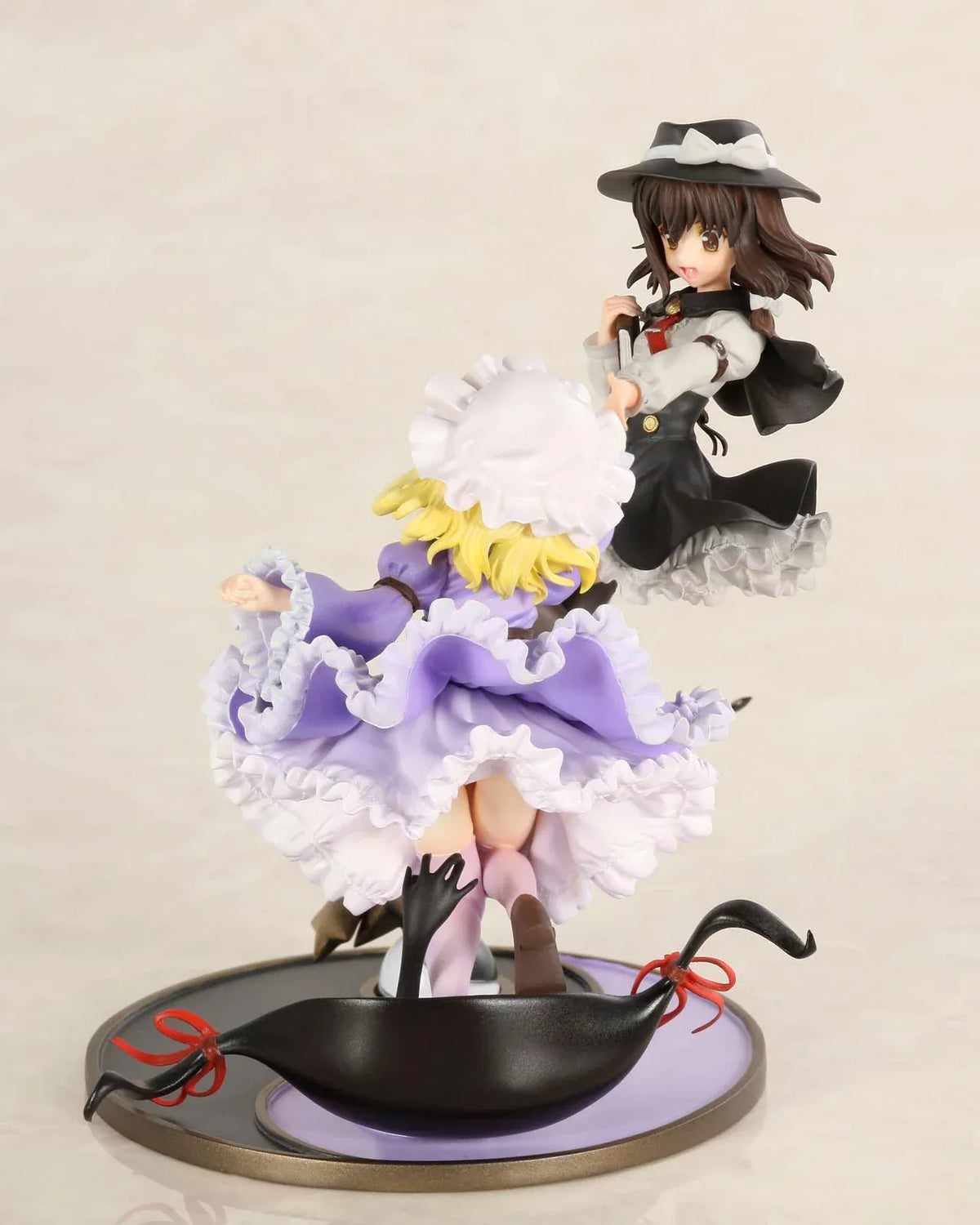 Touhou Project Hifuu Club Renko Usami and Maribel Hearn figure with flowing outfits, gold-colored stars, and red ribbon details on a shared base.
