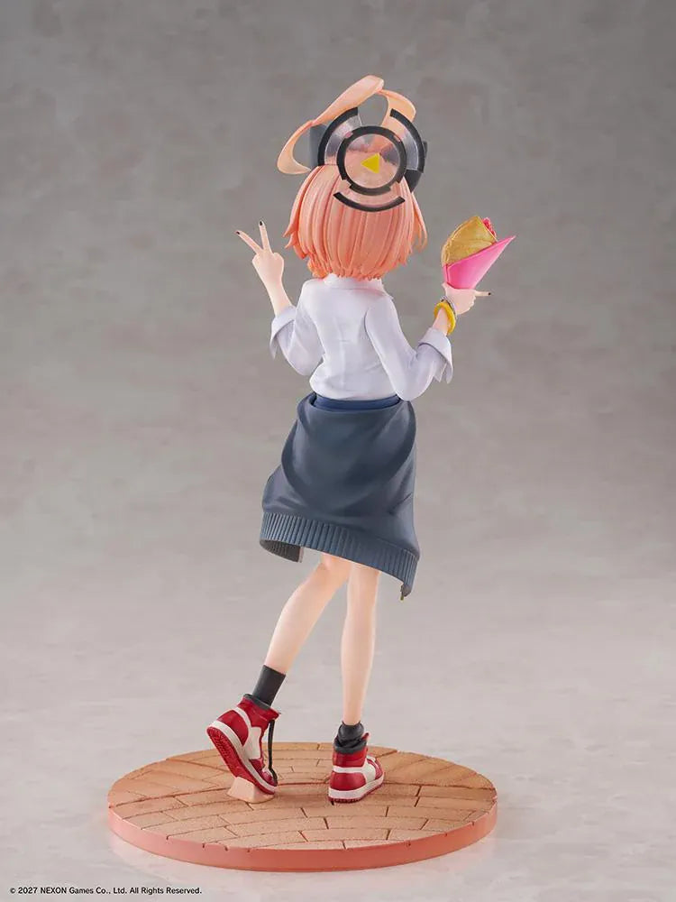 Blue Archive Neru School Memorial Lobby Ver 1/7 Scale Figure holding a colorful crepe and making a peace sign
