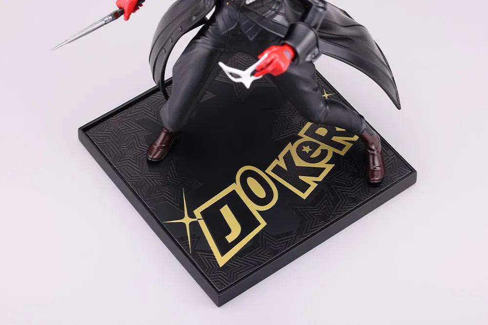 Persona 5 Royal Oshi Works Joker figure featuring Joker in his Phantom Thief outfit holding his signature dagger and mask on a themed display base
