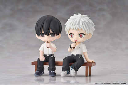 The Summer Hikaru Died Yoshiki & Hikaru Chibi Figure featuring black-haired Yoshiki and white-haired Hikaru sitting together on a wooden bench while enjoying frozen treats in front of a Japanese ice cream shop with a red and white striped awning and transparent display base.
