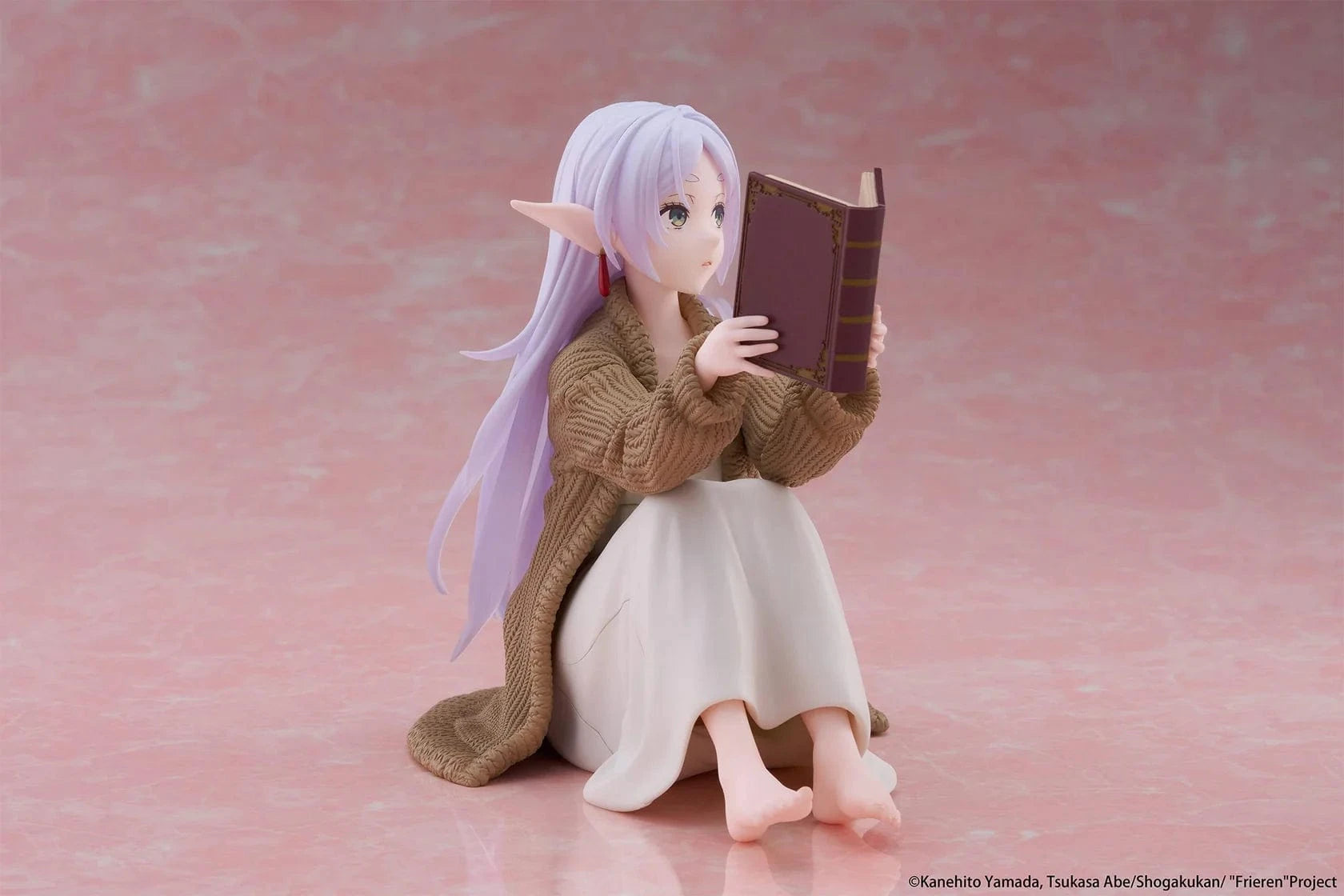 Frieren Beyond Journey’s End Desktop Cute Frieren Roomwear Ver. figure sitting and reading a book