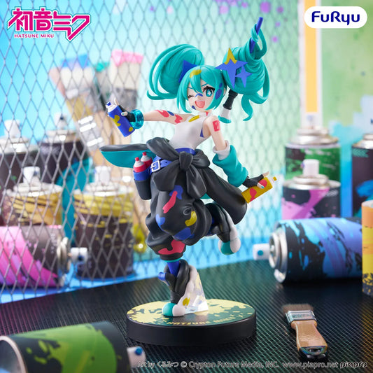 Hatsune Miku Muchute Paint Girl Another Color Ver figure holding spray cans with colorful paint accents