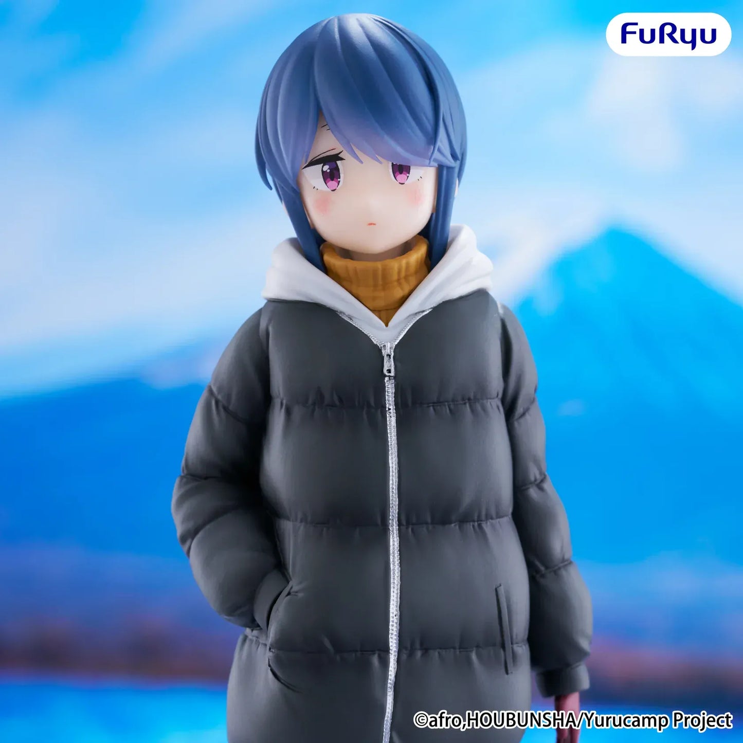 Laid-Back Camp Rin Shima Trio-Try-iT figure wearing black winter jacket and boots in walking pose