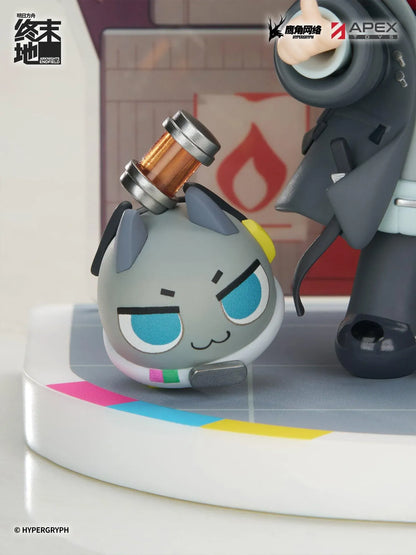 Arknights Endfield Cuties Series Female Endministrator figure with dark blue hair, two round companions, and an industrial-style backdrop.