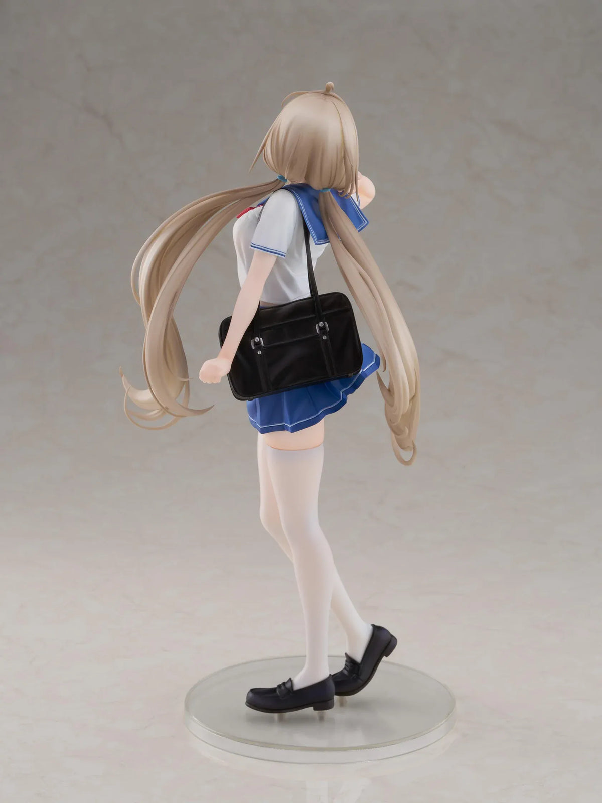Sakura Momoko Uniform Ver. 1/6 scale figure with long light brown hair, green eyes, a blue-and-white sailor uniform, and a black school bag.