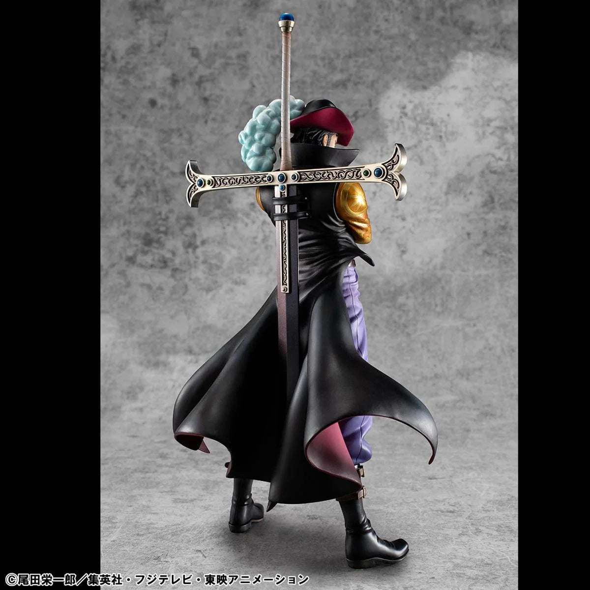 One Piece Portrait of Pirates SA-Limited Dracule Mihawk Ver. R Figure standing with arms crossed and sword on back