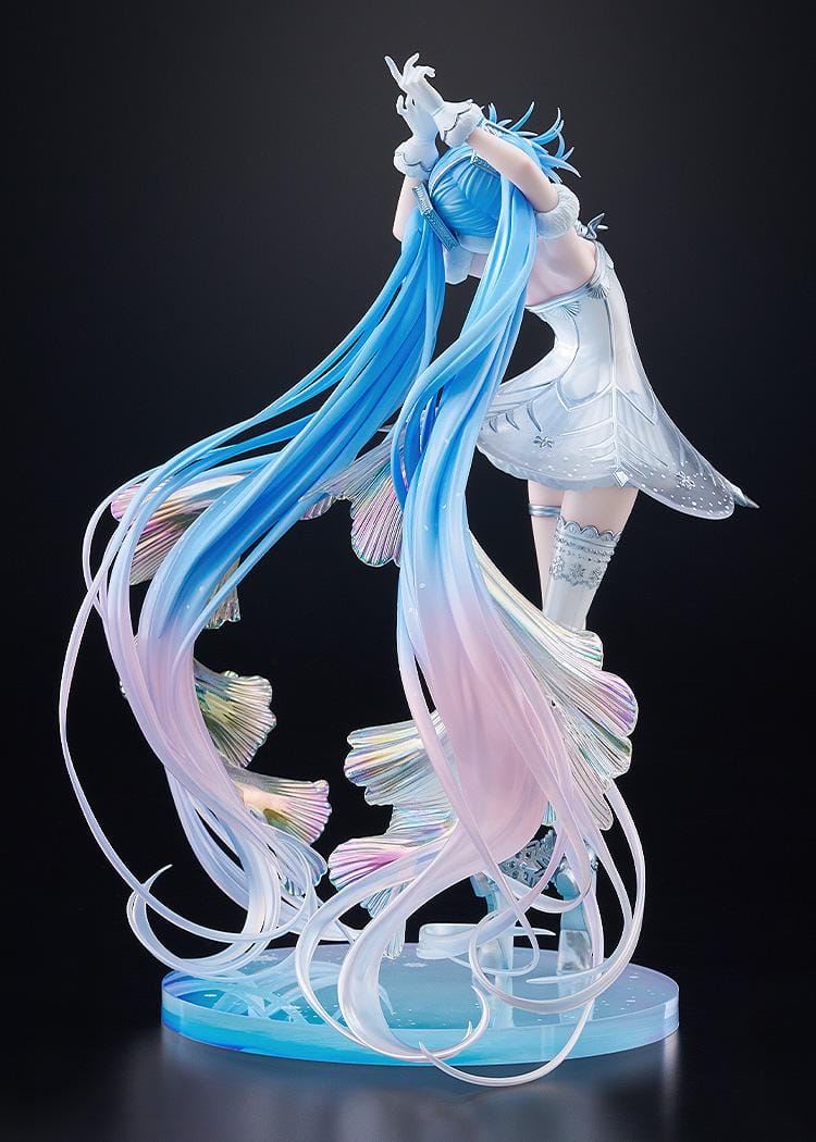 Hatsune Miku G.S. Collection Hatsune Miku Symphony 2025 Sapporo Concert Ver. 1/7 Scale Figure with white outfit, blue twin-tails, and winter-inspired display base