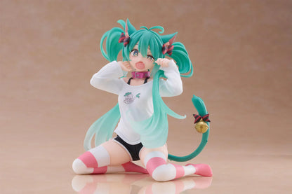 Hatsune Miku Desktop Cute Cat Ear T-Shirt version reissue figure sitting pose