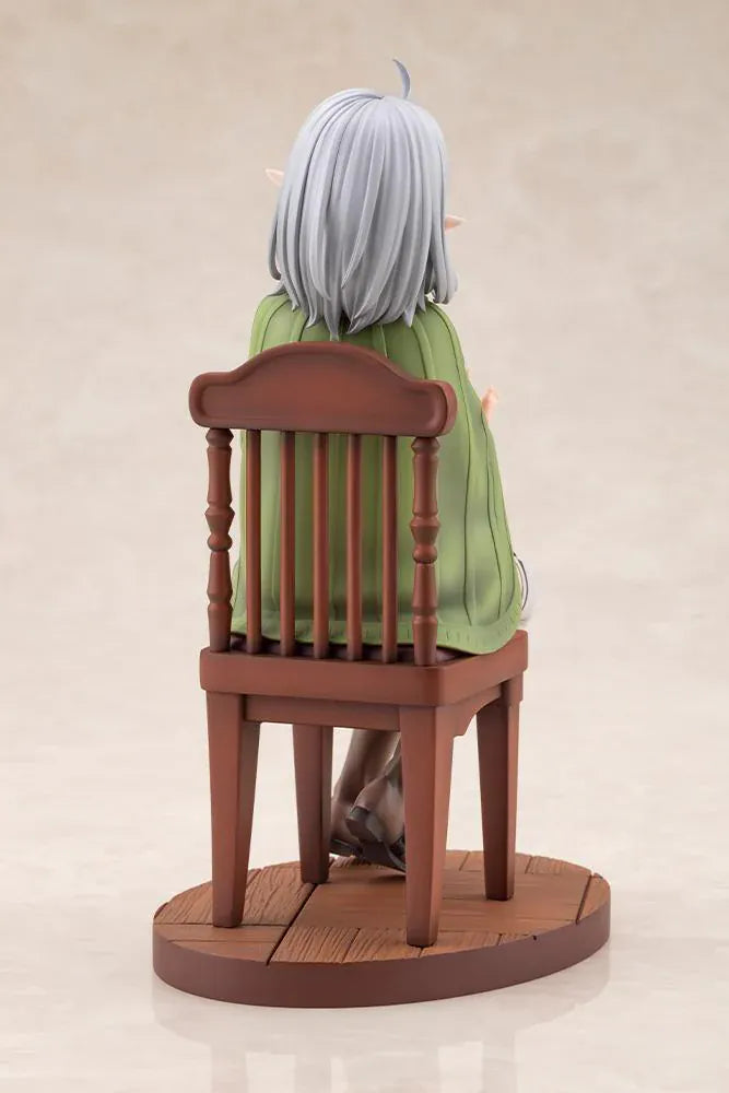 Mushoku Tensei Jobless Reincarnation Sylphiette Greyrat and Lucie Greyrat 1/7 Scale Figure with Sylphiette seated holding Lucie on a wooden-style display base