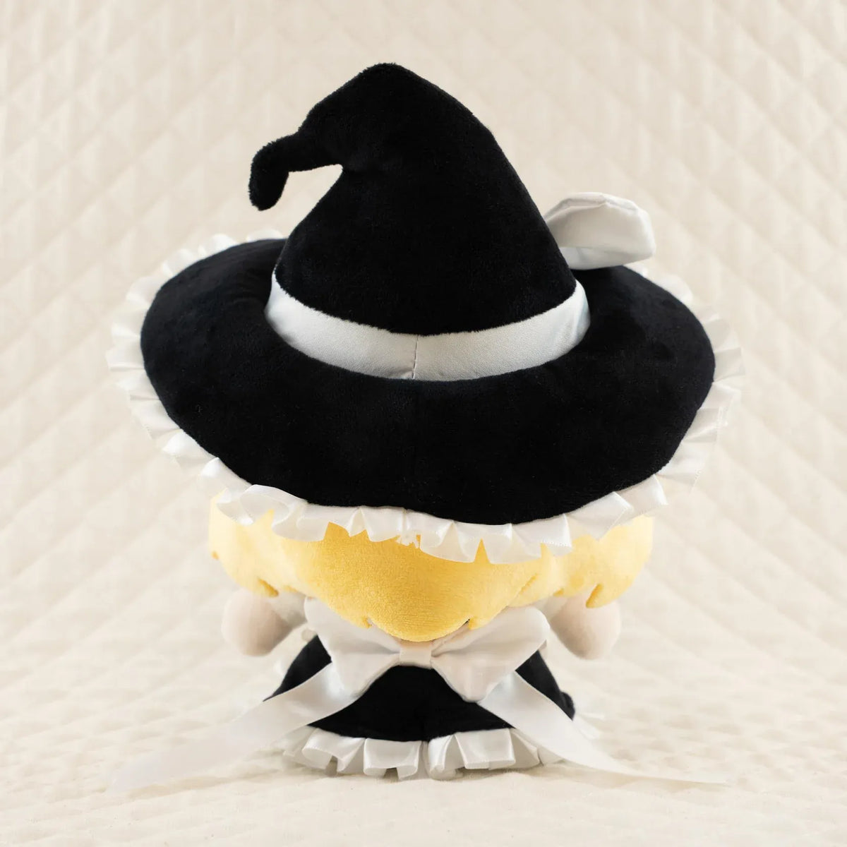 Touhou Project Chai Chara Project Kirisame Marisa Plushie featuring blonde hair, embroidered golden eyes, a black and white witch outfit, oversized witch hat with white bow, and a cute seated chibi design.